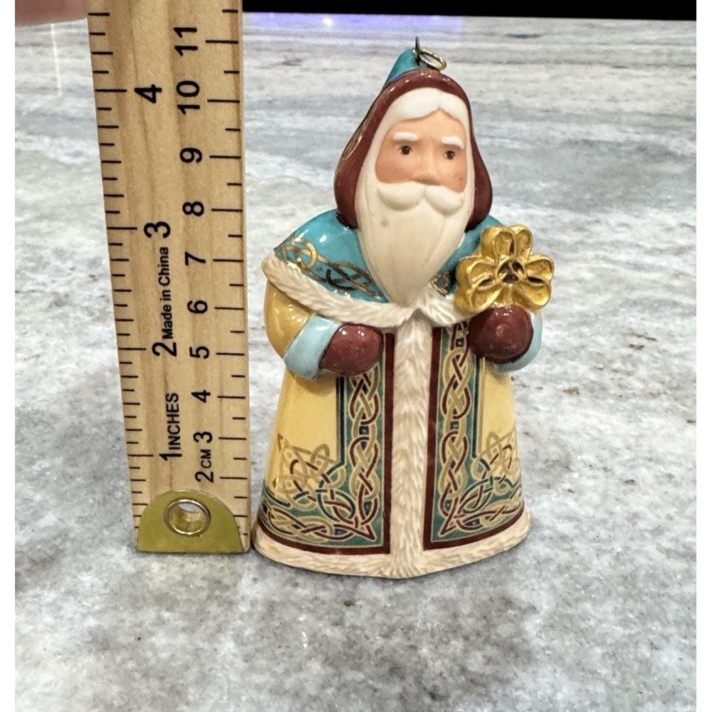 HALLMARK KEEPSAKE ORNAMENT 2004 Santas from Around the World IRELAND 4.25"